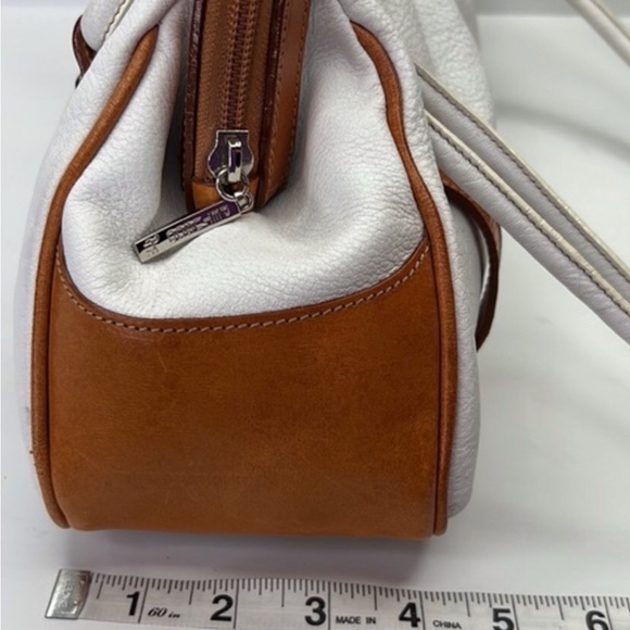 PETUSCO Women’s White Pebble Leather Hand Bag made in Spain - Picture 3 of 7